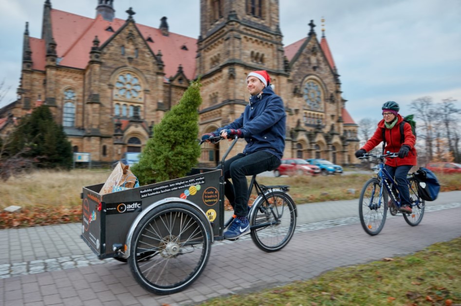 ADFC DD Weihnachtsbaum mit Lastenrad 1 Foto Juliane Mostertz Kopie