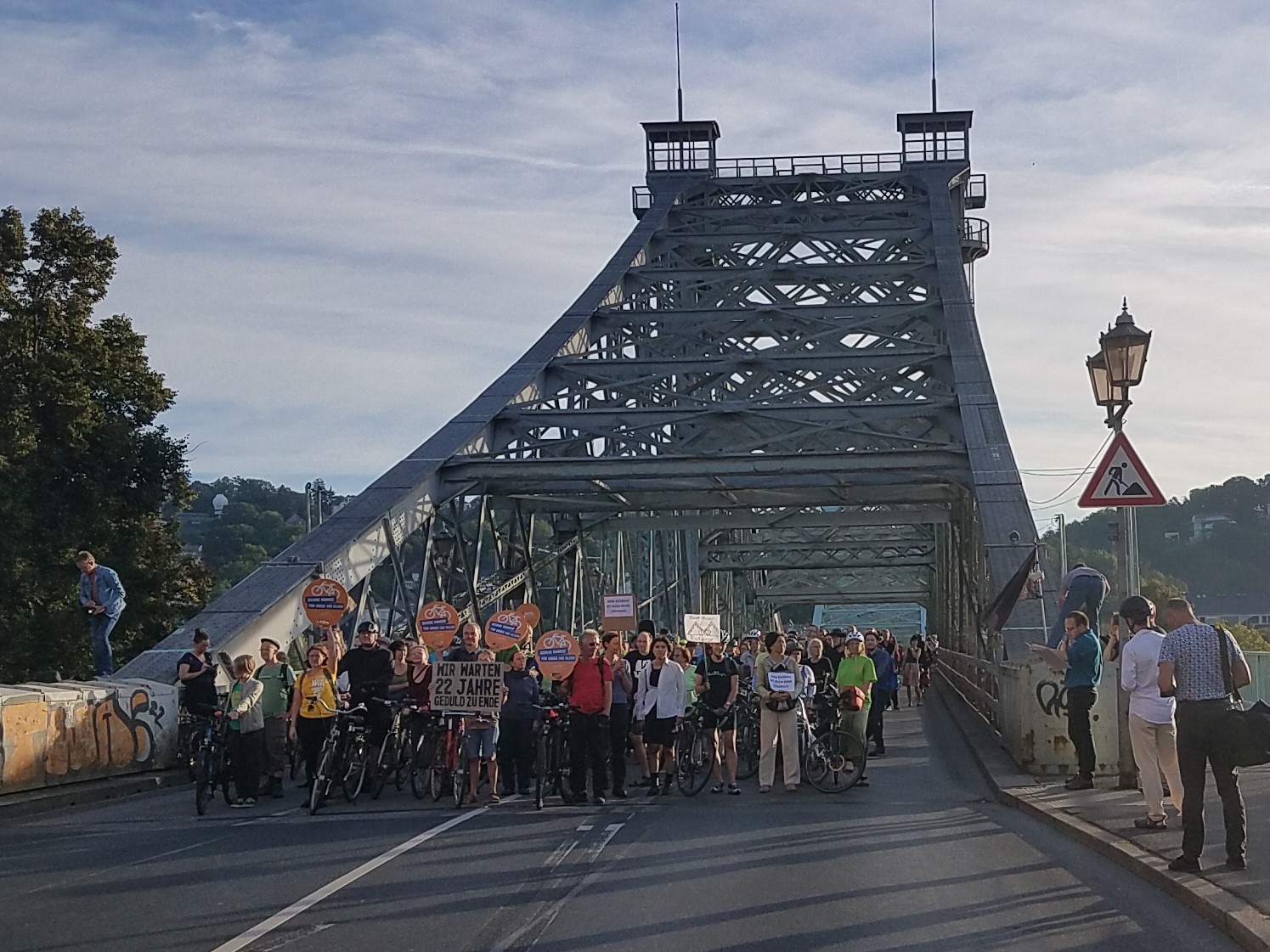 Blaues Wunder ADFC Demo 3 Foto ADFC Klein