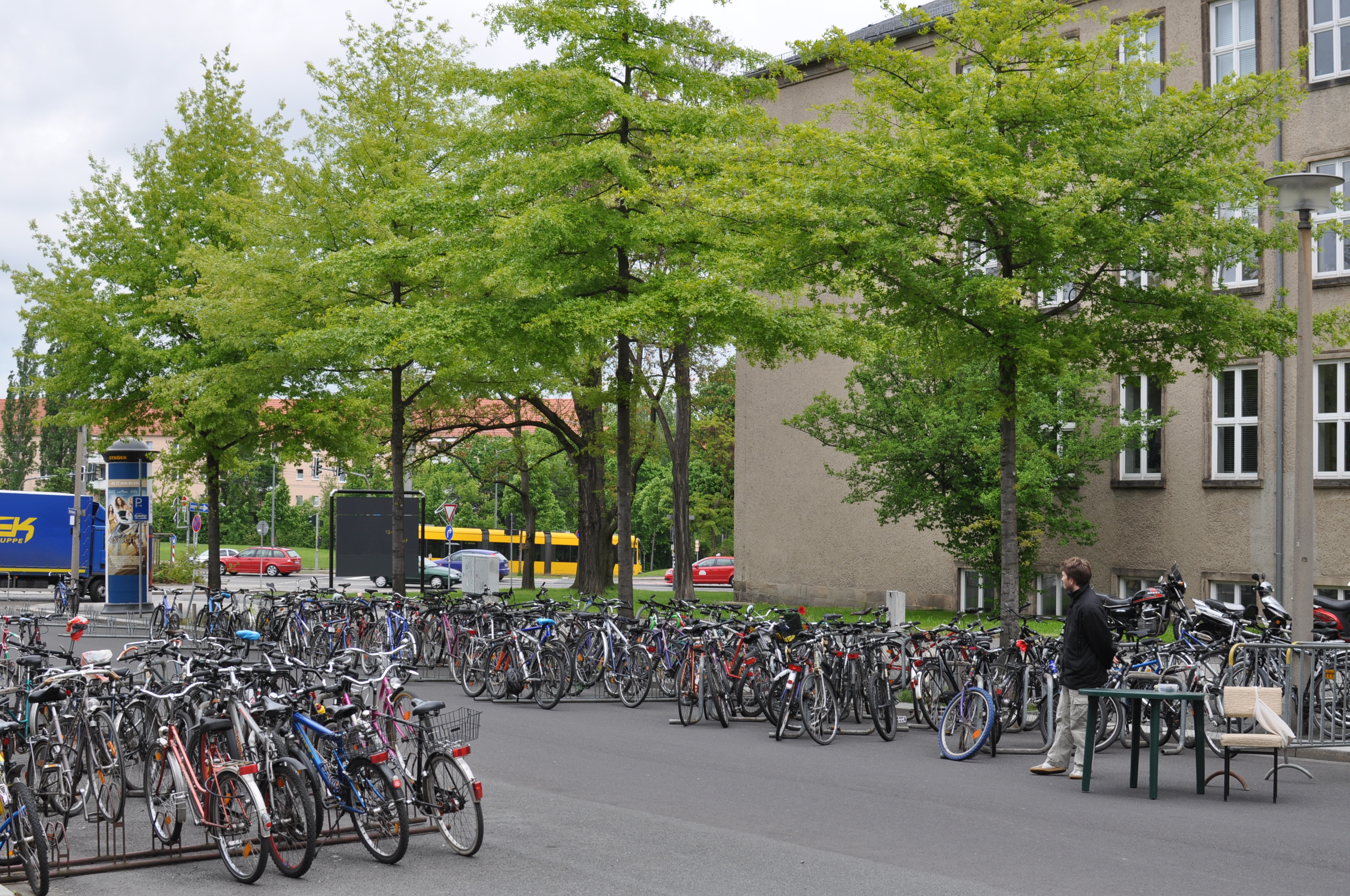 Fahrradparken Hettnerstraße TU Dresden (c) ADFC
