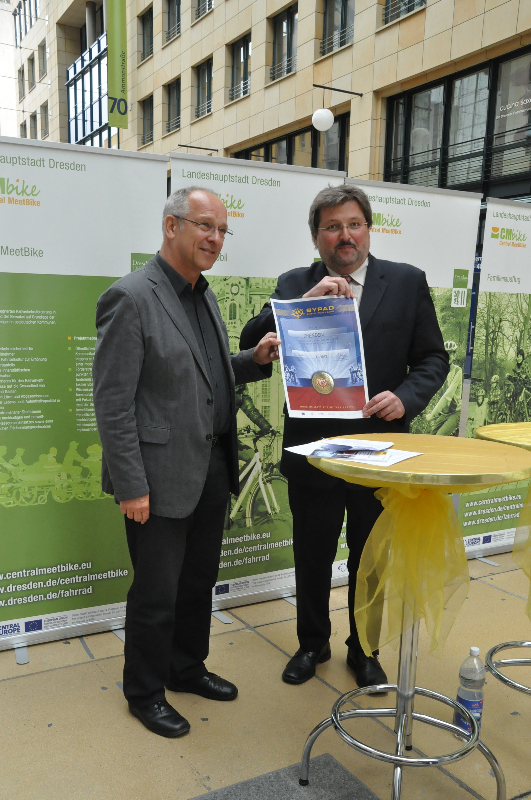 BYPAD Urkunde Übergabe (c) ADFC