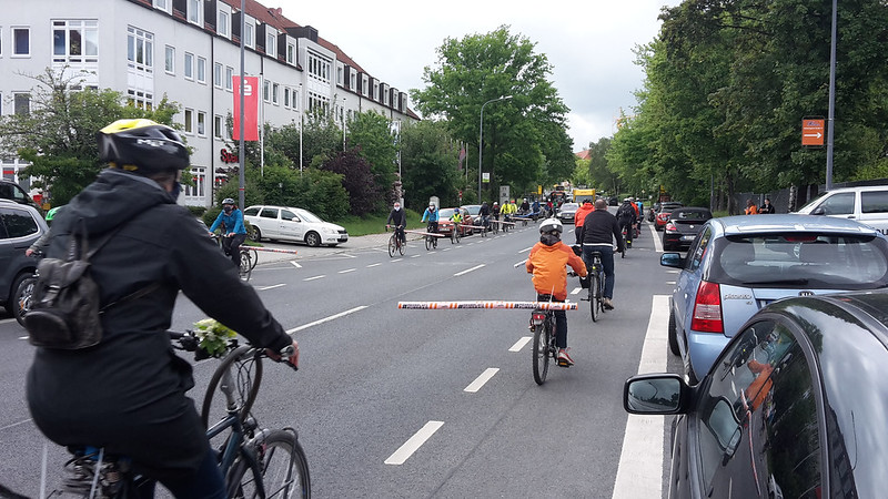 2020 05 Demo KarlMarxStr