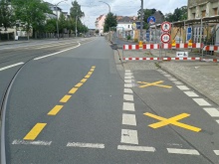 Antonstraße am Albertplatzhochhaus